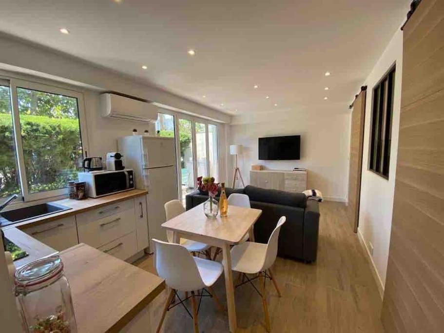 Ferienwohnung Le Coeur Du Cap D'Antibes - Terrasse - Parking - Wifi Exterior foto